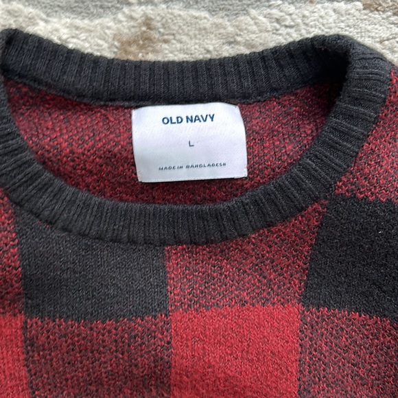 Men’s Old Navy Sweater - Size Large - Red Buffalo Plaid - Picture 2 of 3